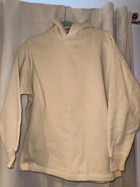 NWT Fear of God, essentials relaxed hoodie
 SIZE XXS
COLOR: eggshell